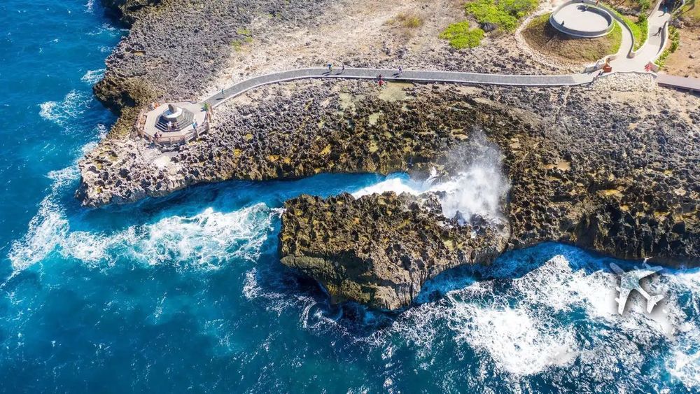 Nusa Dua 的 Waterblow 浪花奇观