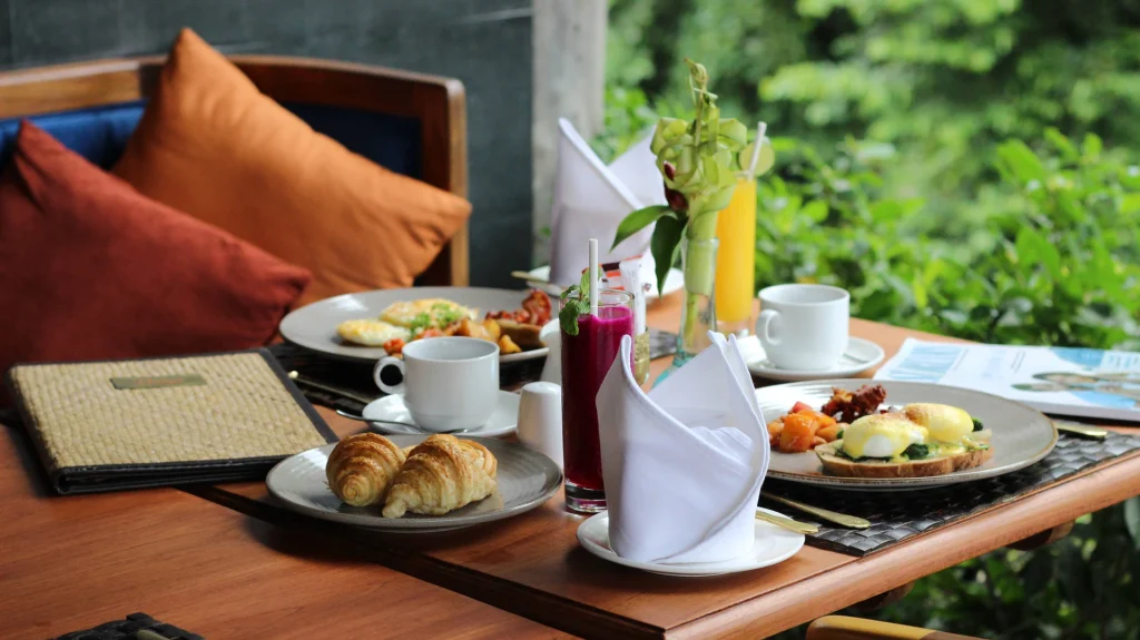 Breakfast service at Natya Resort Ubud (photo 1)