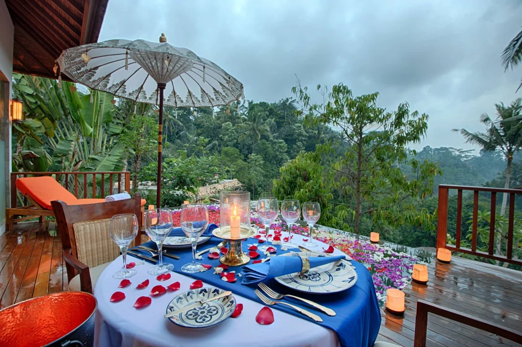A romantic dinner setting at Natya Resort Ubud (photo 3)