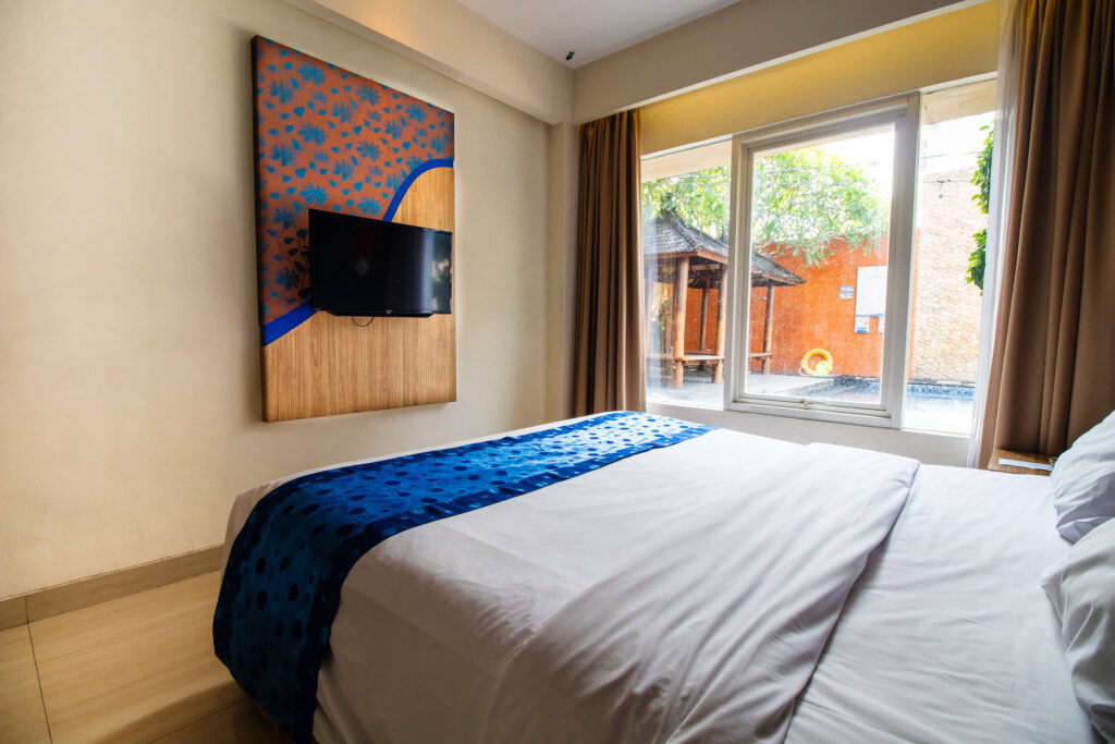 The Superior Room at Natya Hotel Kuta (photo 4)