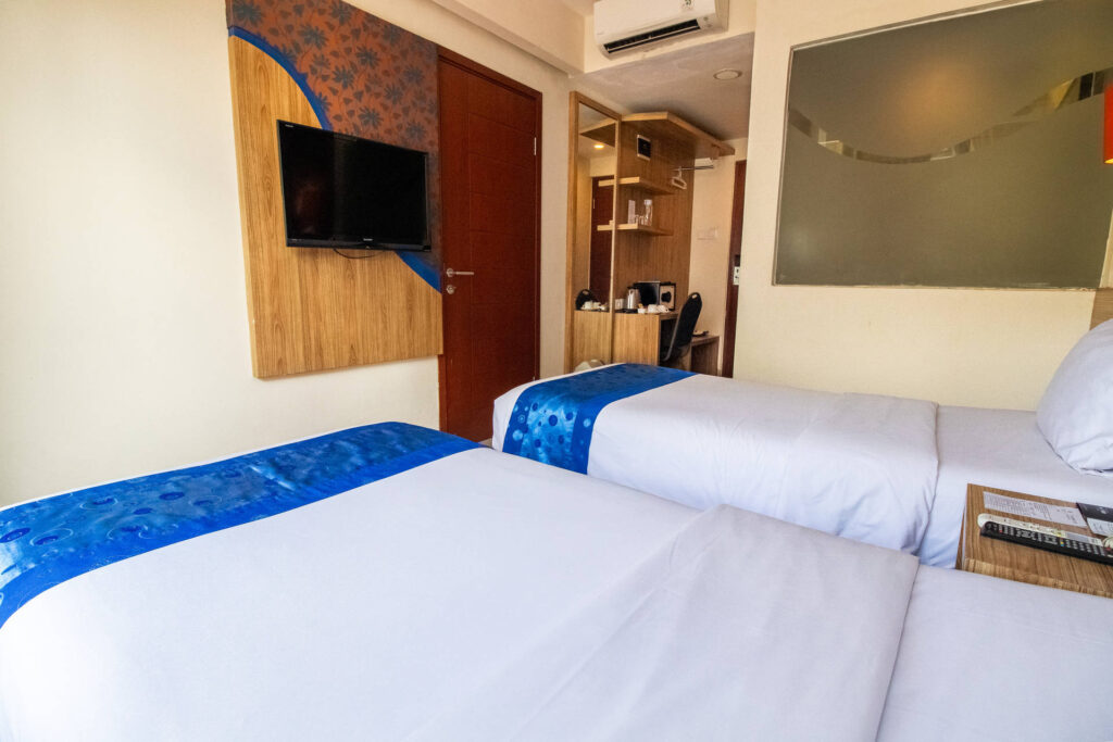 The Superior Room at Natya Hotel Kuta (photo 10)
